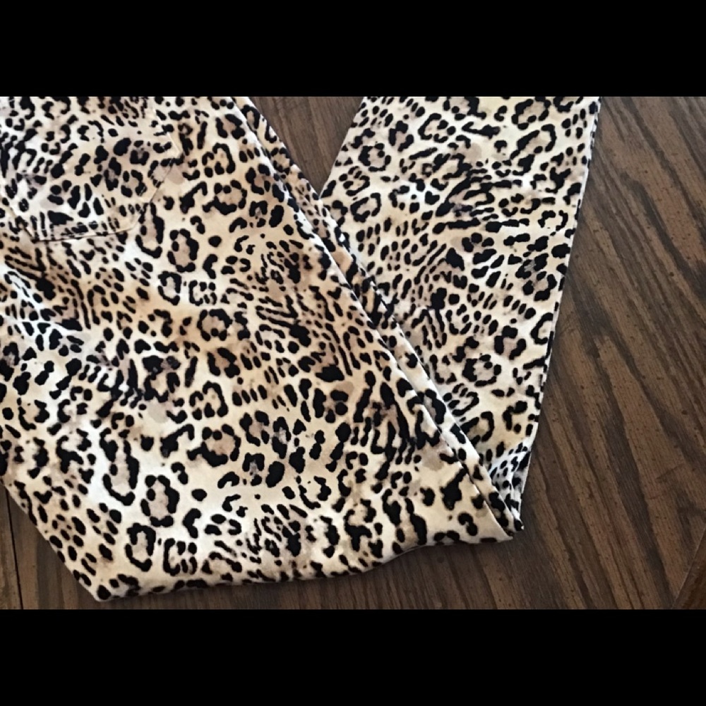 Chico’s jeans leopard size .5 R